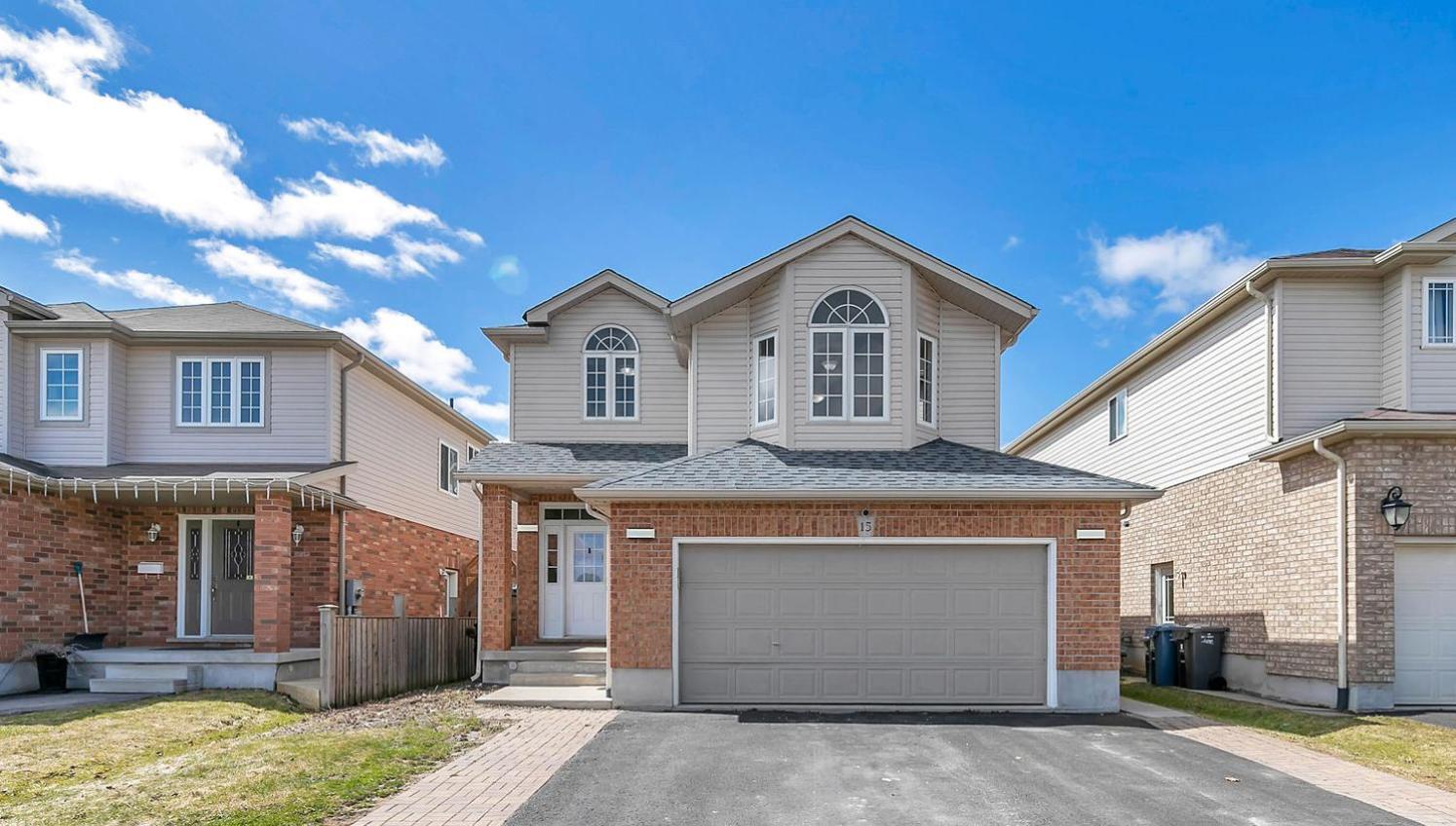 Cozy Luxurious Detached 4 Bedroom House