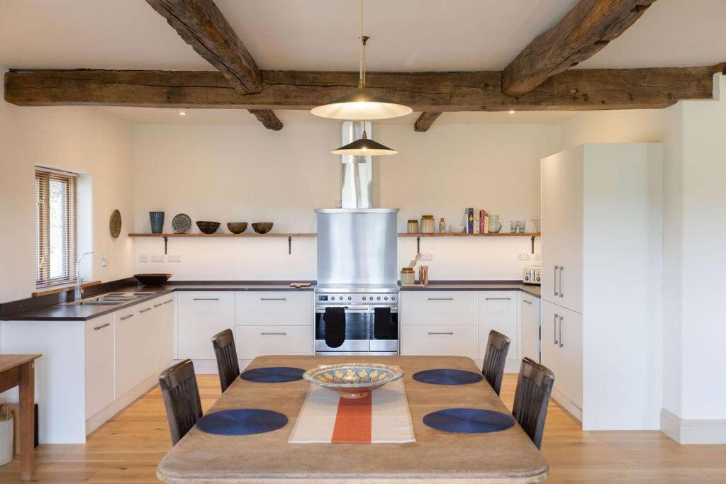 The Granary - Wood Farm Barn. Luxury Barn with wonderful countryside views view 2