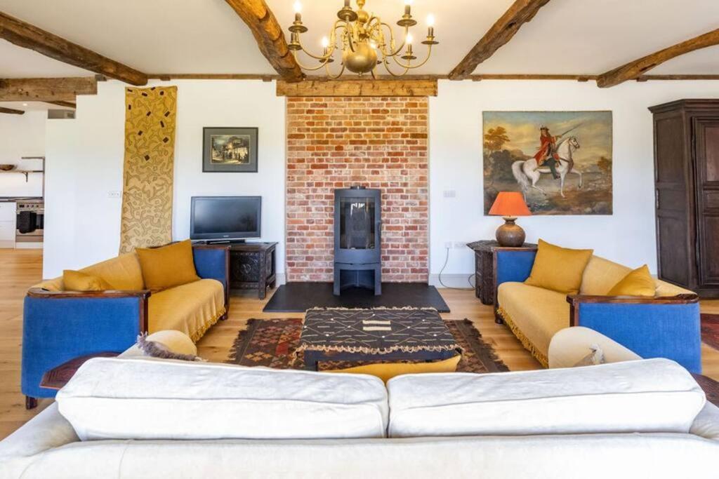 The Granary - Wood Farm Barn. Luxury Barn with wonderful countryside views view 3