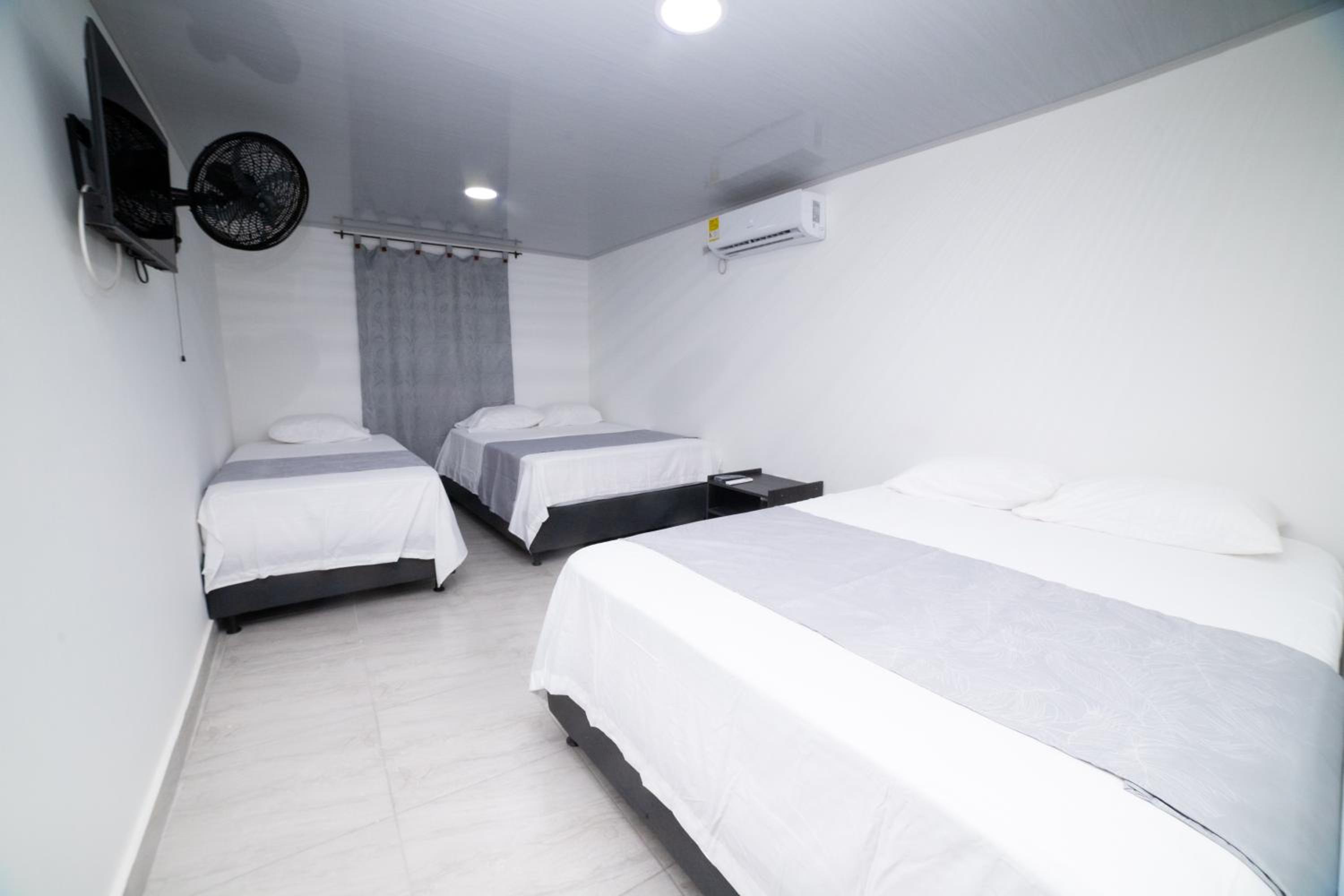 Hotel Santa Marta Tropical
