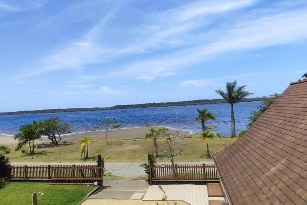 Deslumbrante Casa Frente Lagoa