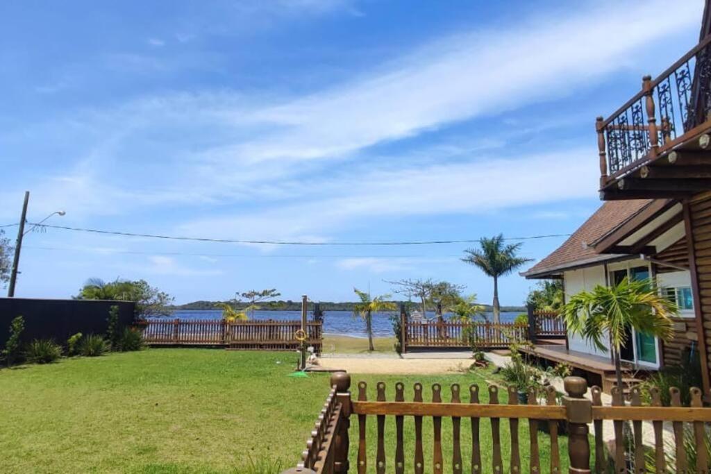 Deslumbrante Casa Frente Lagoa
