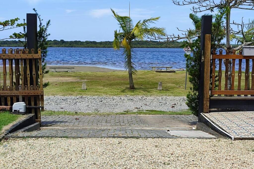 Deslumbrante Casa Frente Lagoa