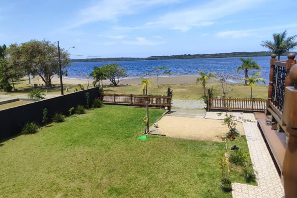 Deslumbrante Casa Frente Lagoa