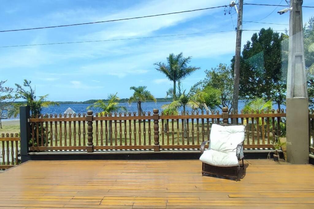 Deslumbrante Casa Frente Lagoa