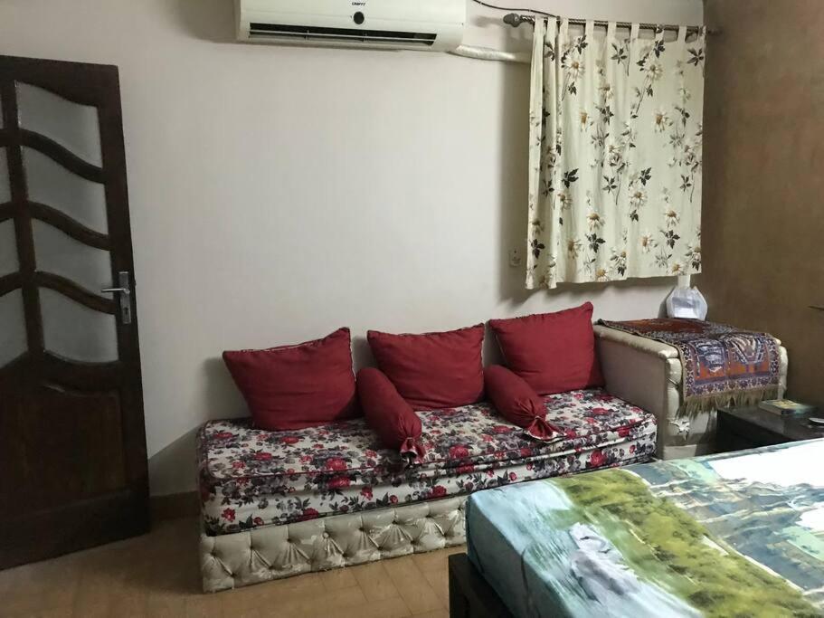 Lovely 3-bedroom rental unit.cozy and friendly