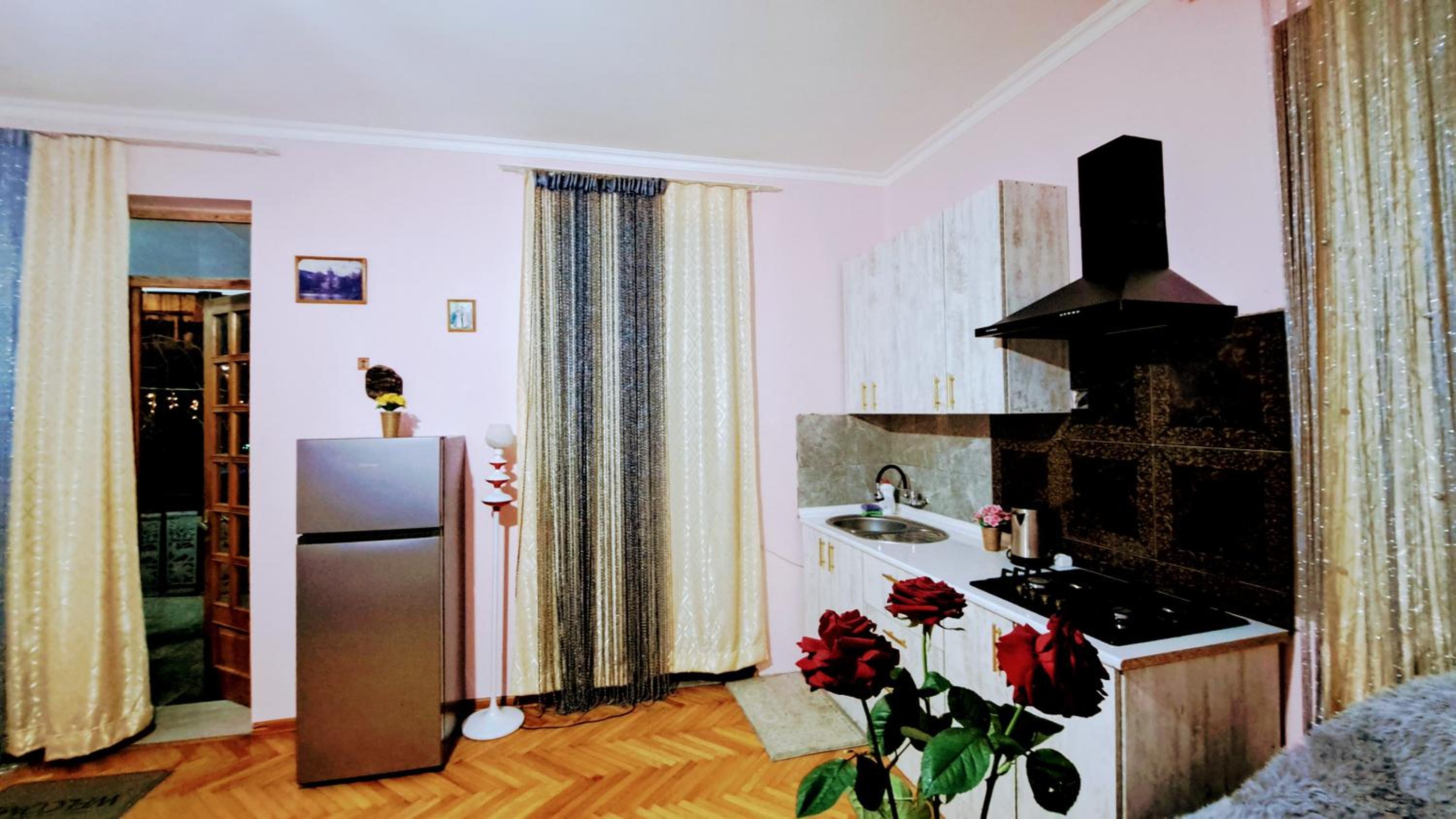 Beautiful Apartment in old Tbilisi view 3