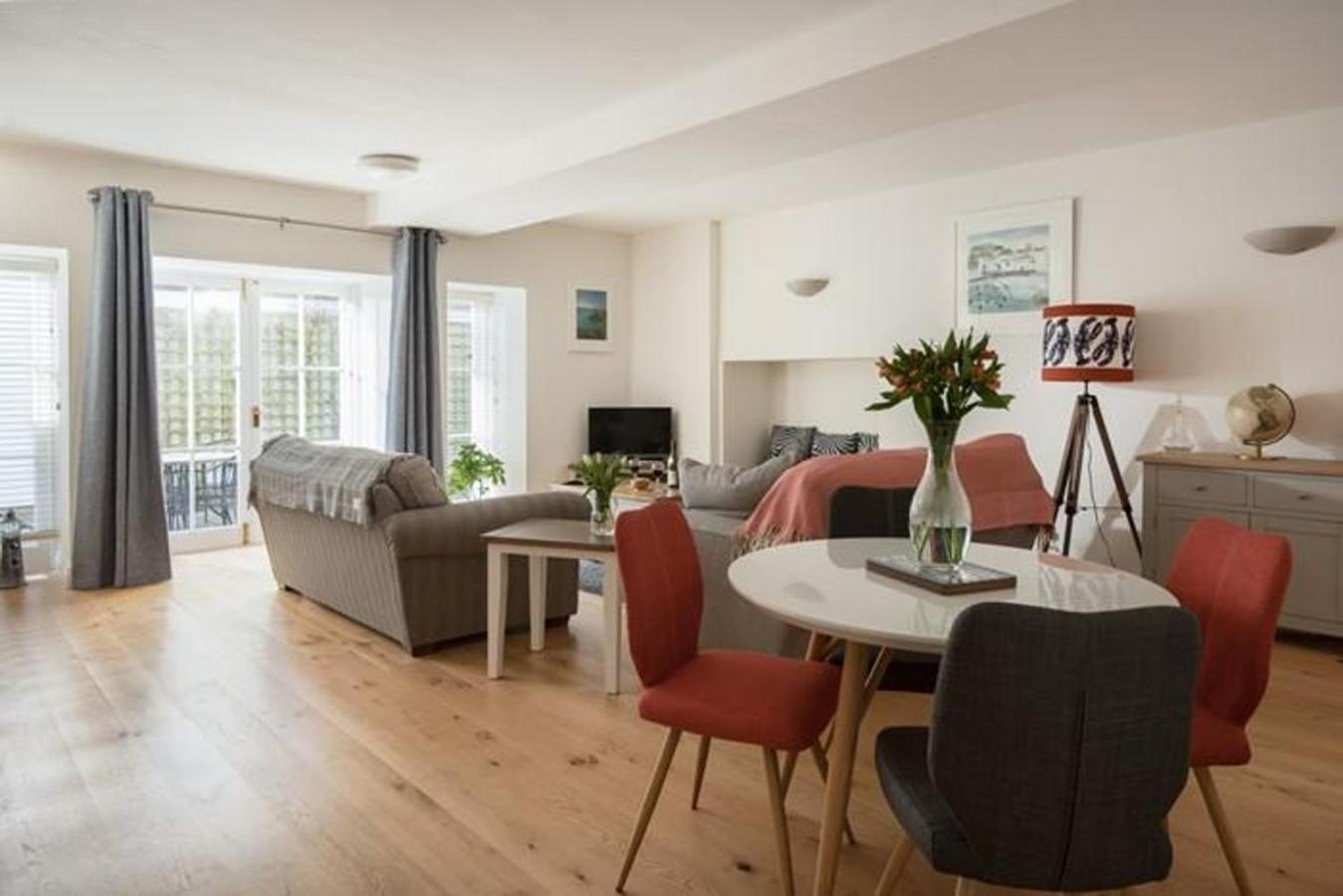Stone's Throw - 2 Bed Apartment Centre of Falmouth