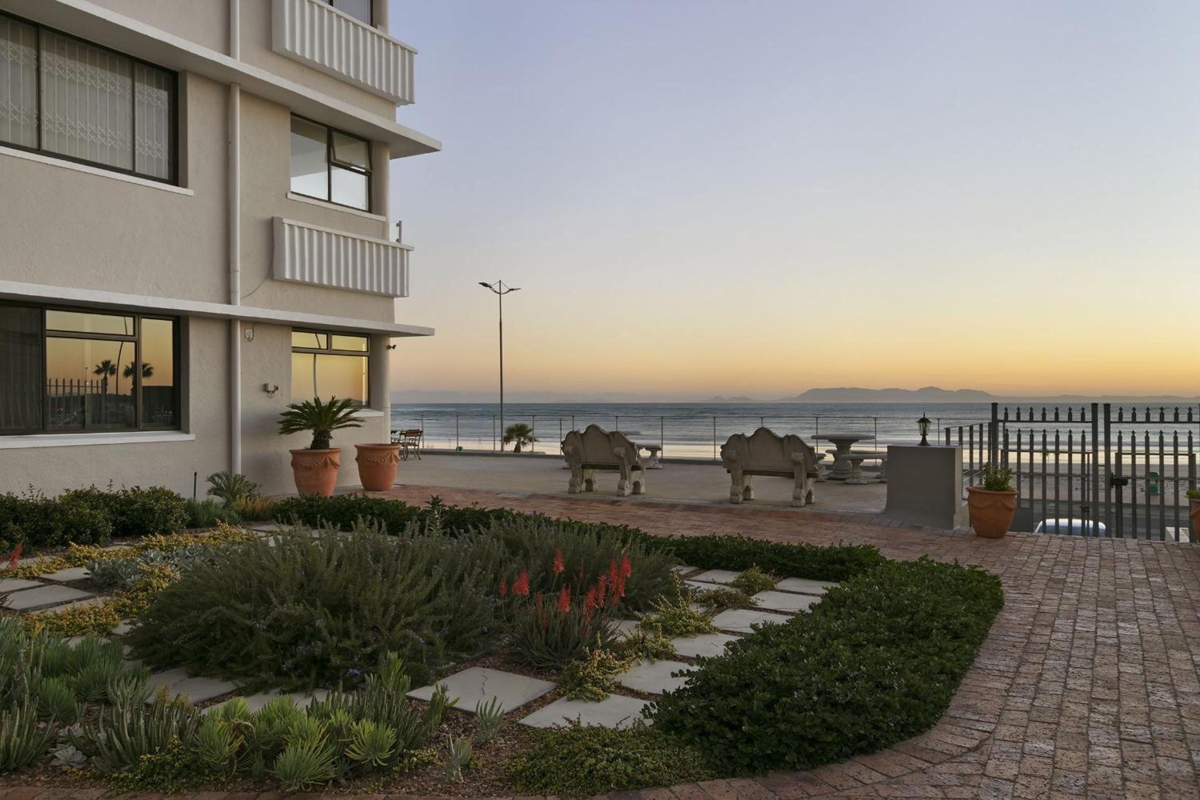 Jacquelena Hof 9 view 2