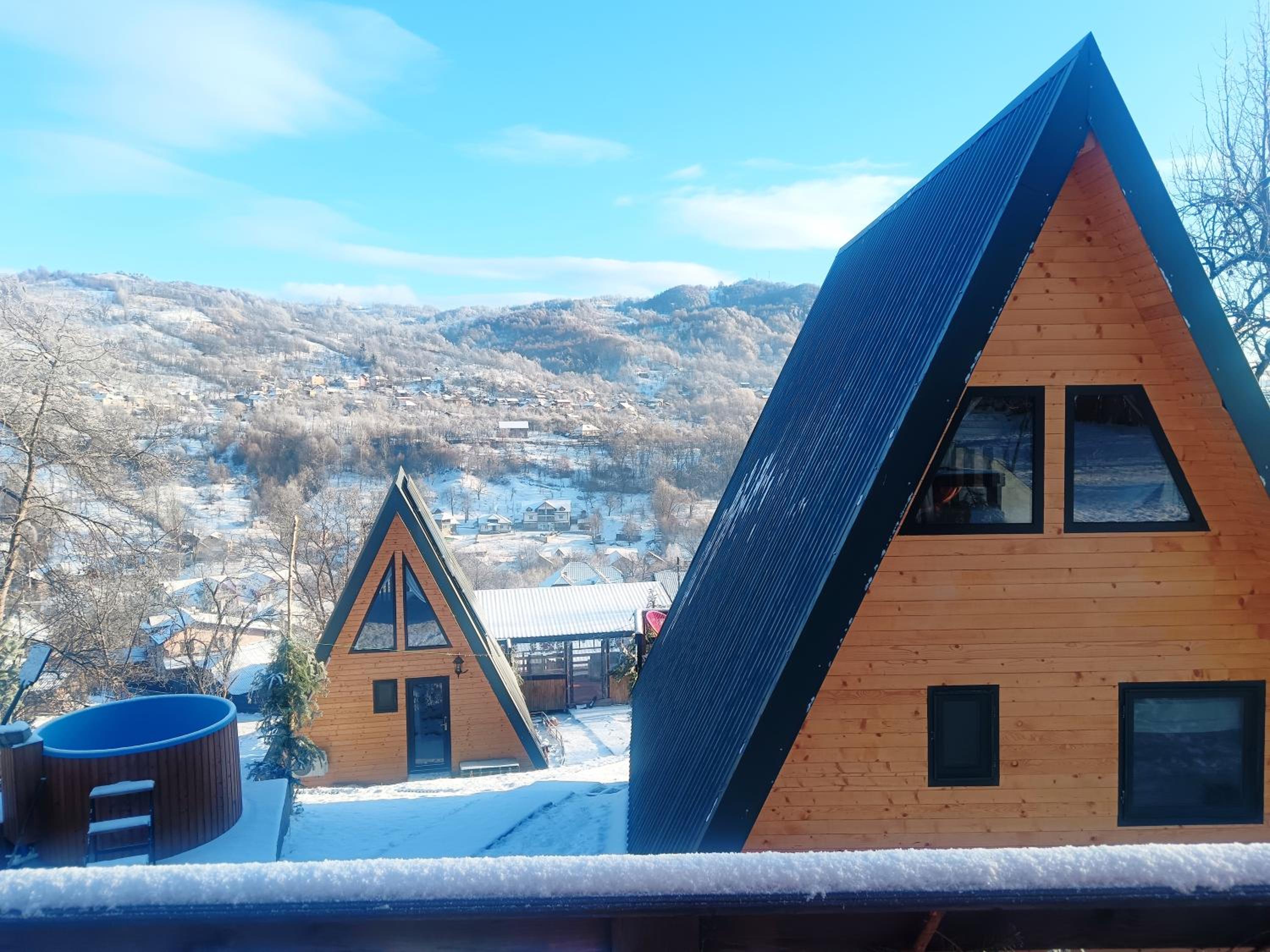 Carpatina A-Frame Retreat - Rustic Cabins for Couples