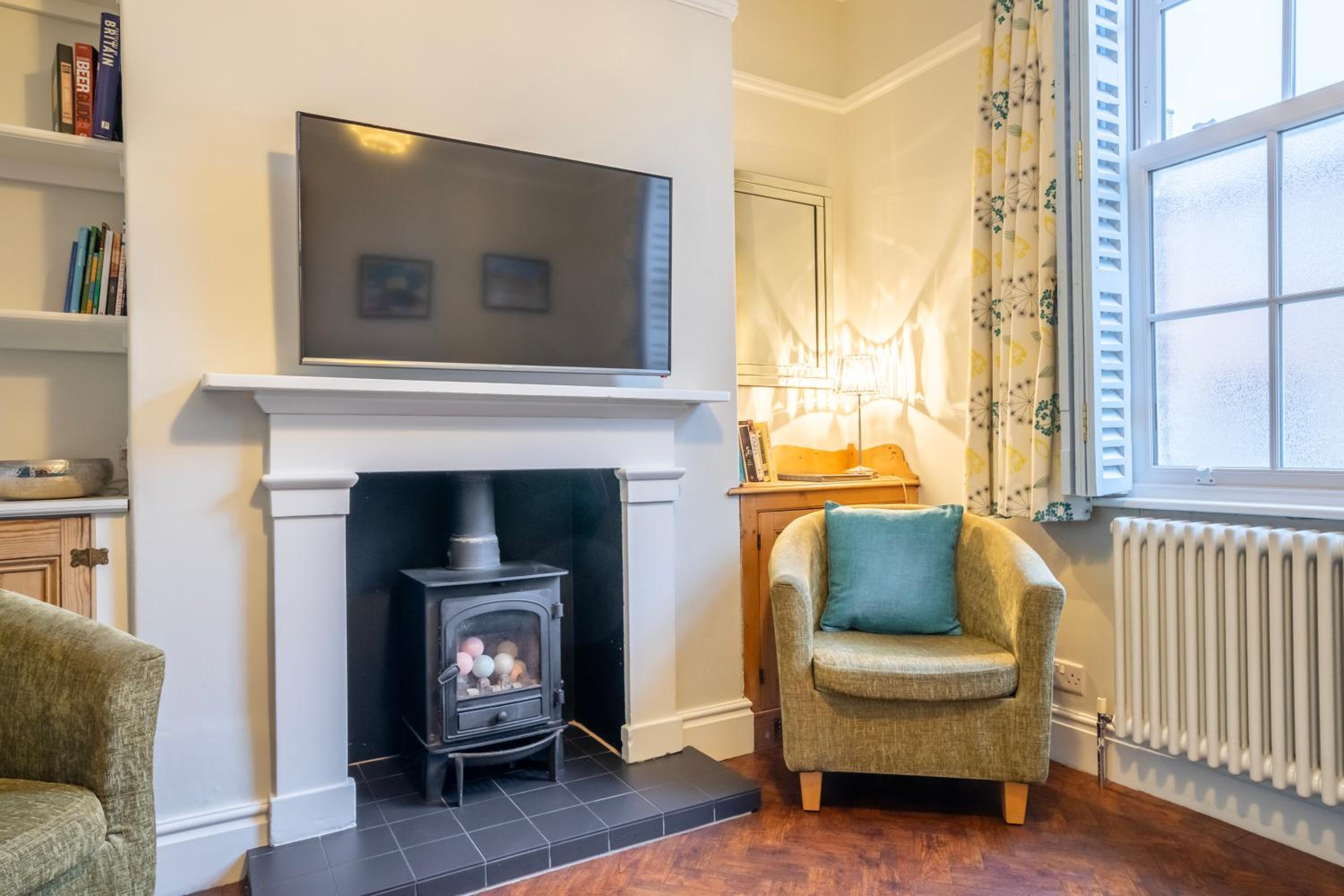 22 Buckingham Street view 2