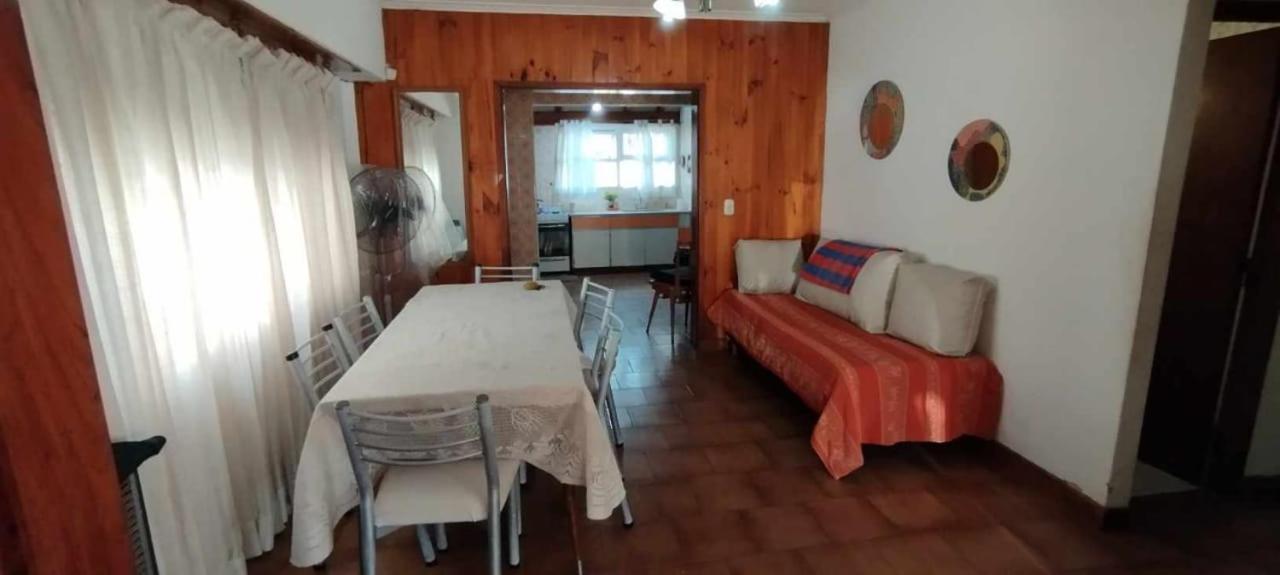 Casa, quincho, garage y parque.apta 10 personas