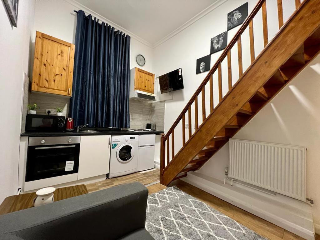 Modern studios Malvern Road