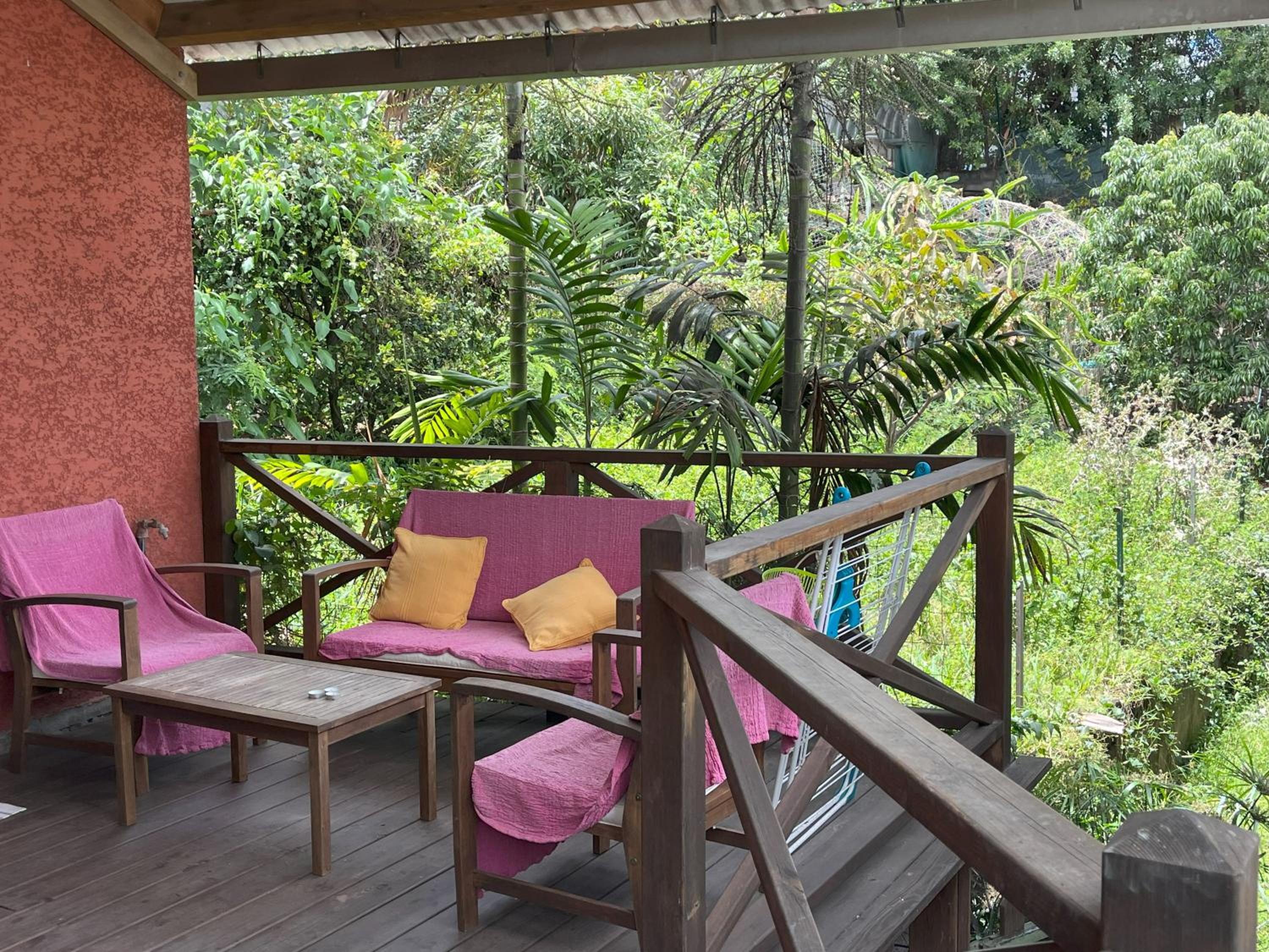 La Bananeraie Apt 35m2 piscine jardin tropical parking privé view 2