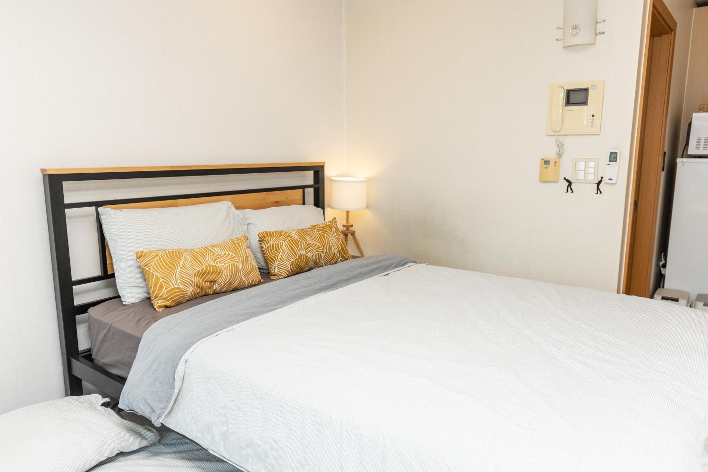 Jiny's Cozy Room view 5
