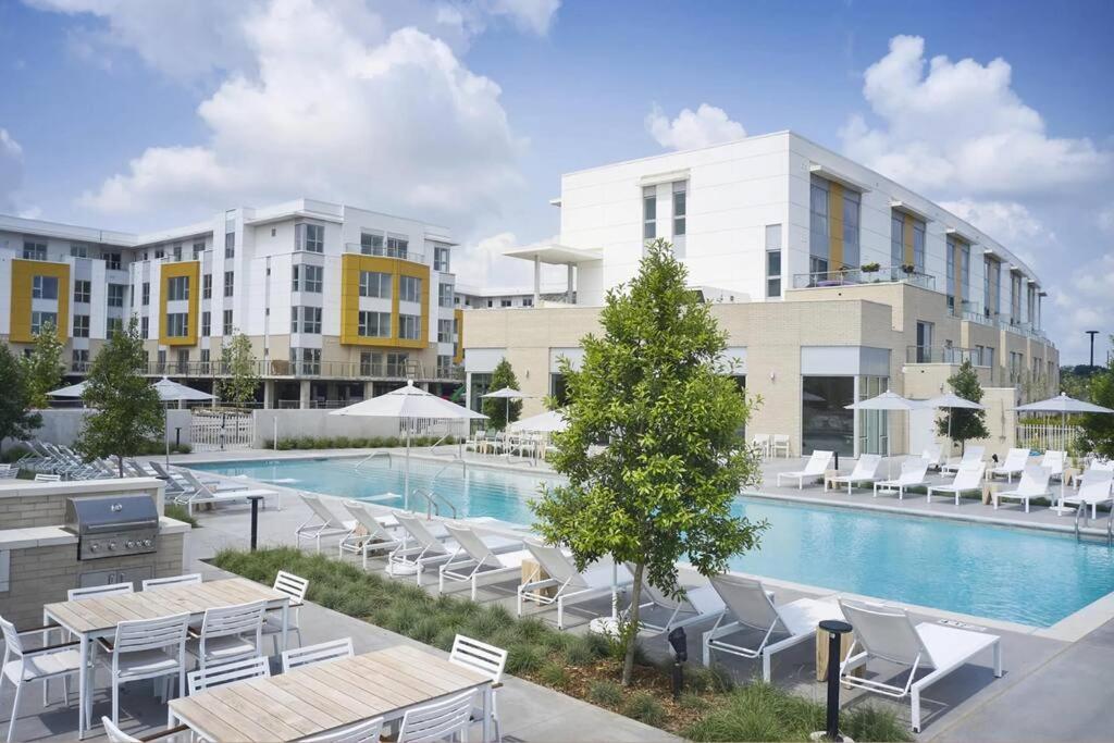 Dream Stay Near Crystal Bridges Museum & Amazeum view 3