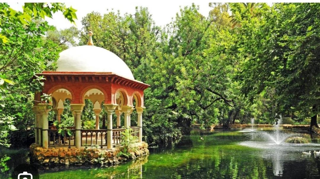 Habitación suite con baño privado a pies del río Guadalquivir
