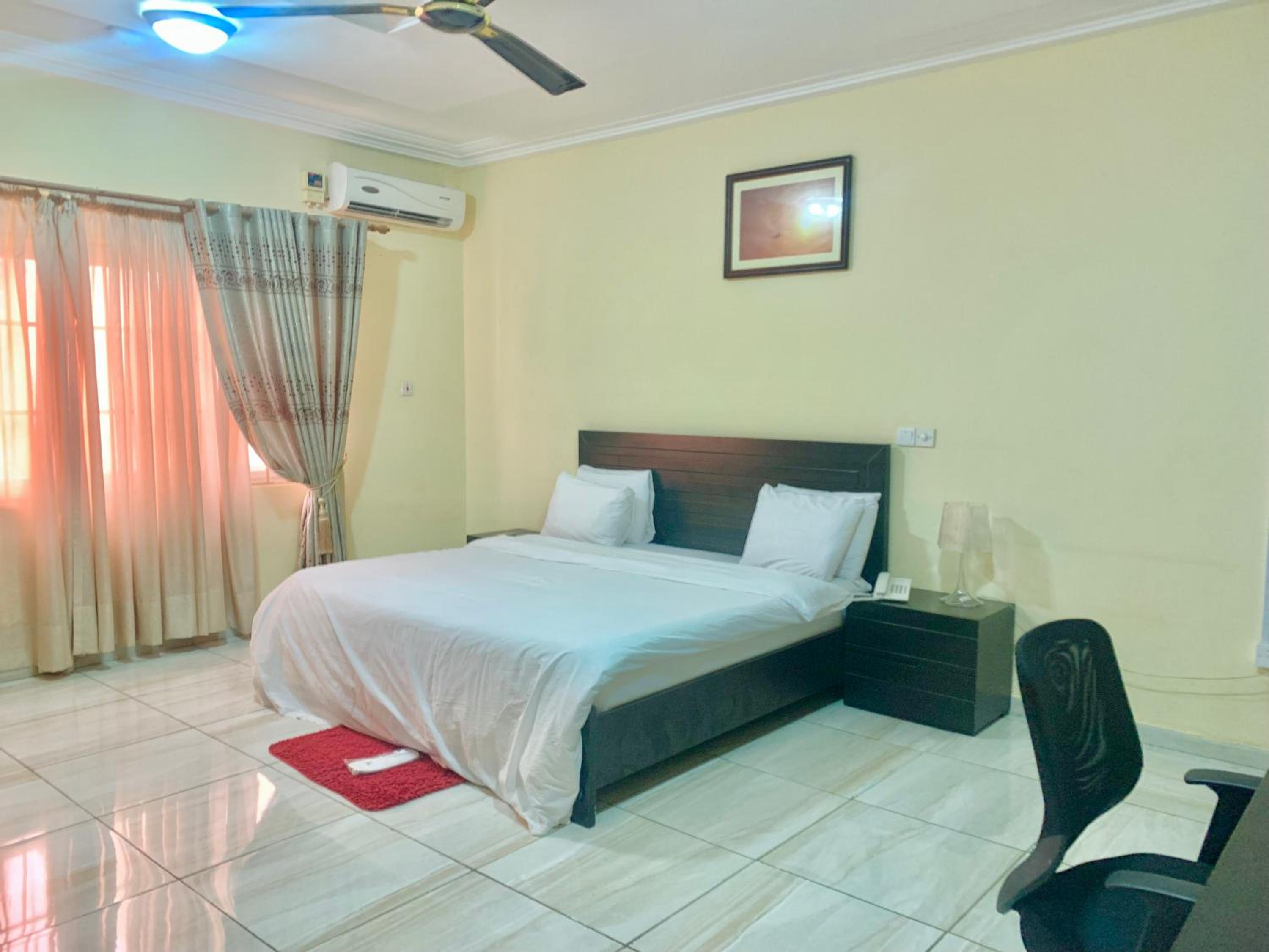 Royals 2 bedrooms Luxury view 2
