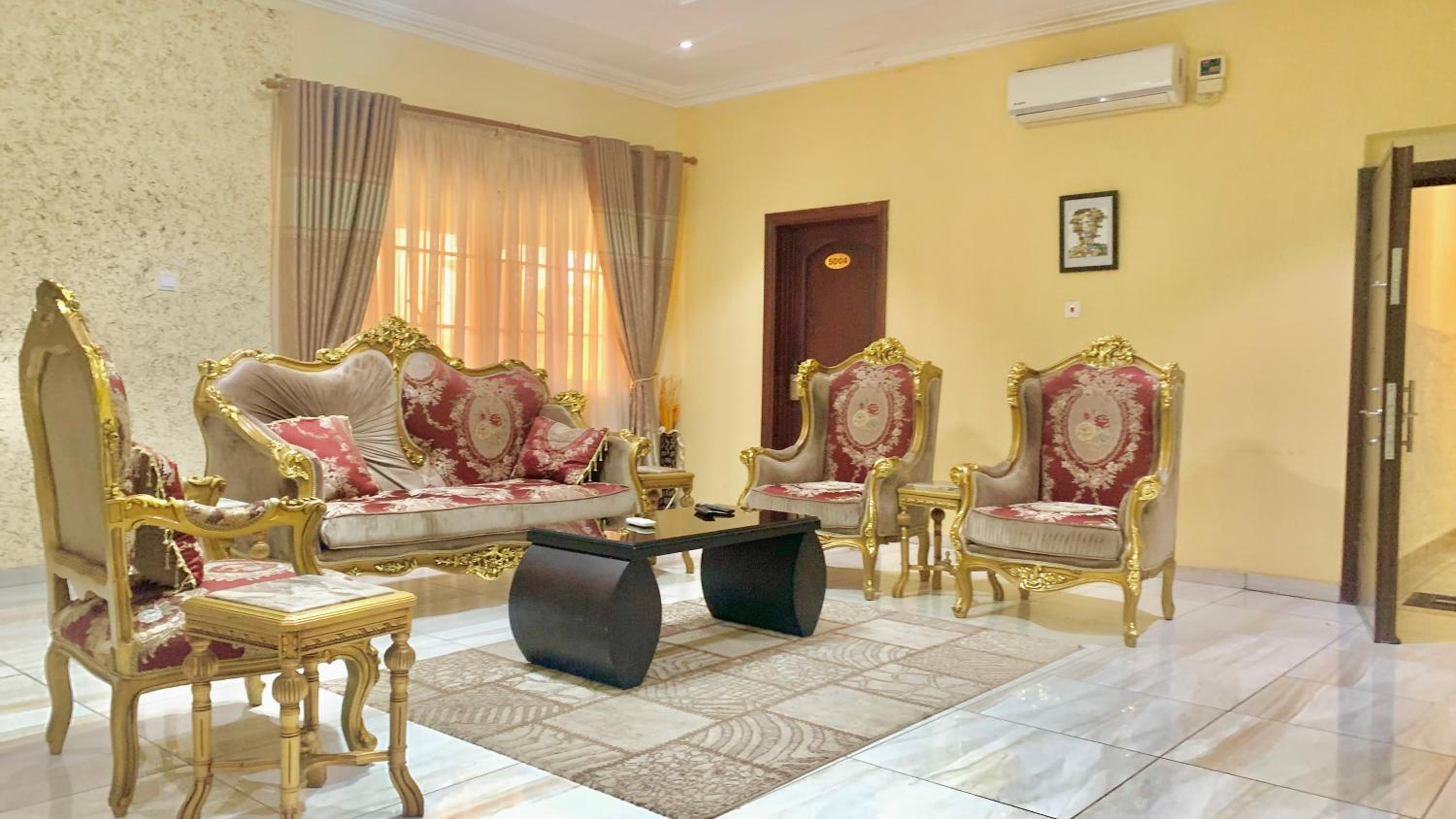 Royals 2 bedrooms Luxury view 5