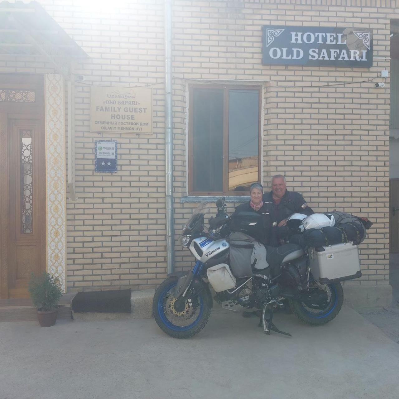 Old Safari Golden Location Guest house with Laundry Service