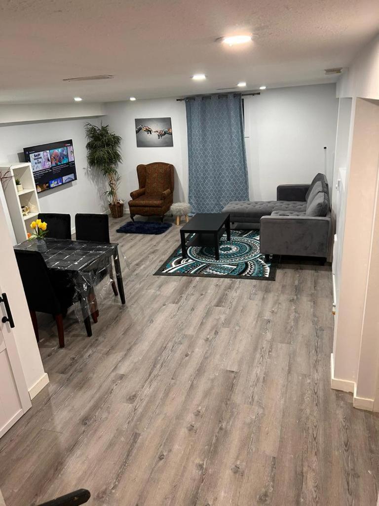 Wollaston Mews