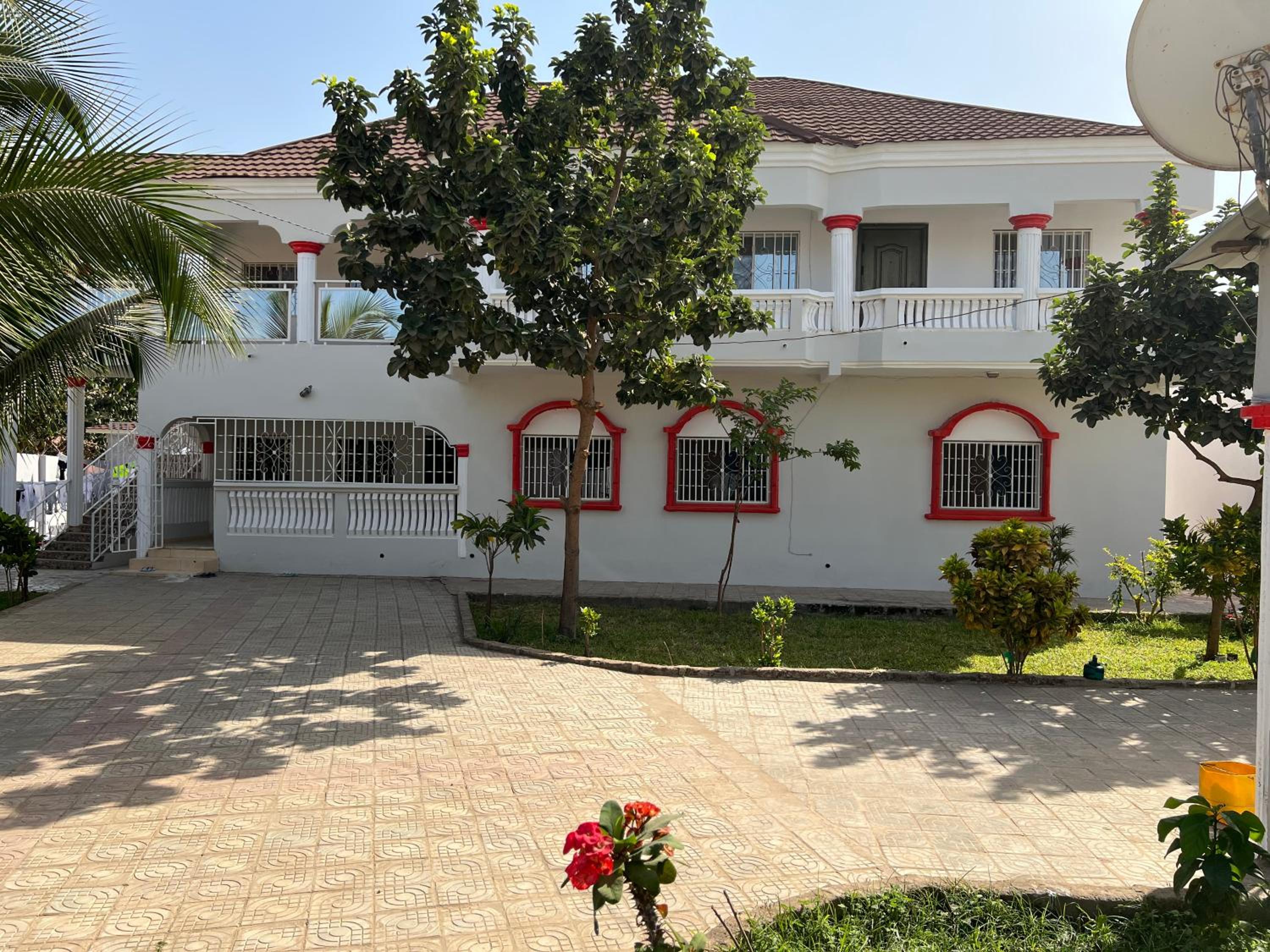 3 bedrooms first story apartment