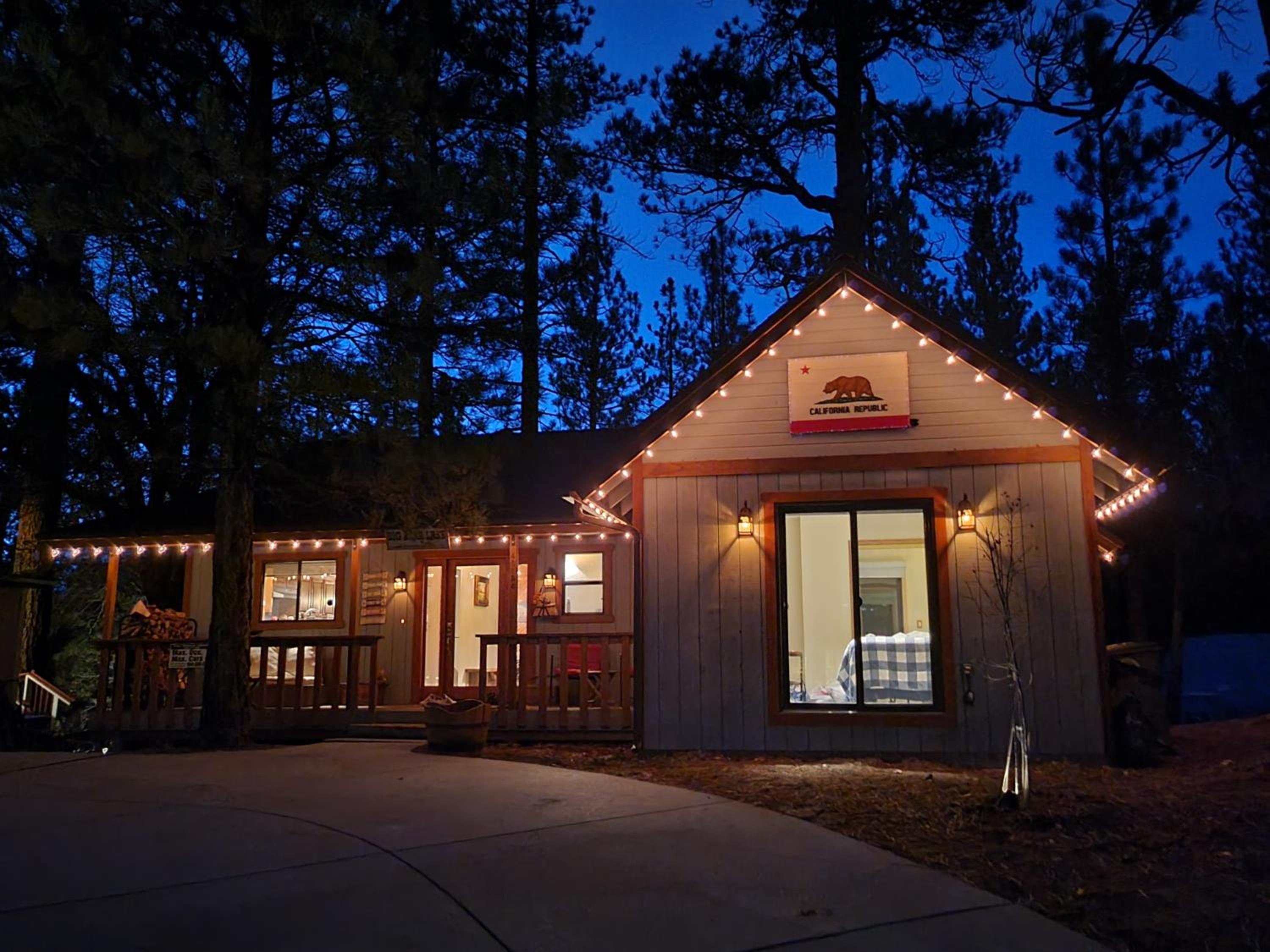 Hotel Four Seasons Getaway-With Hot Tub, Next To Village And Hiking Trailhead