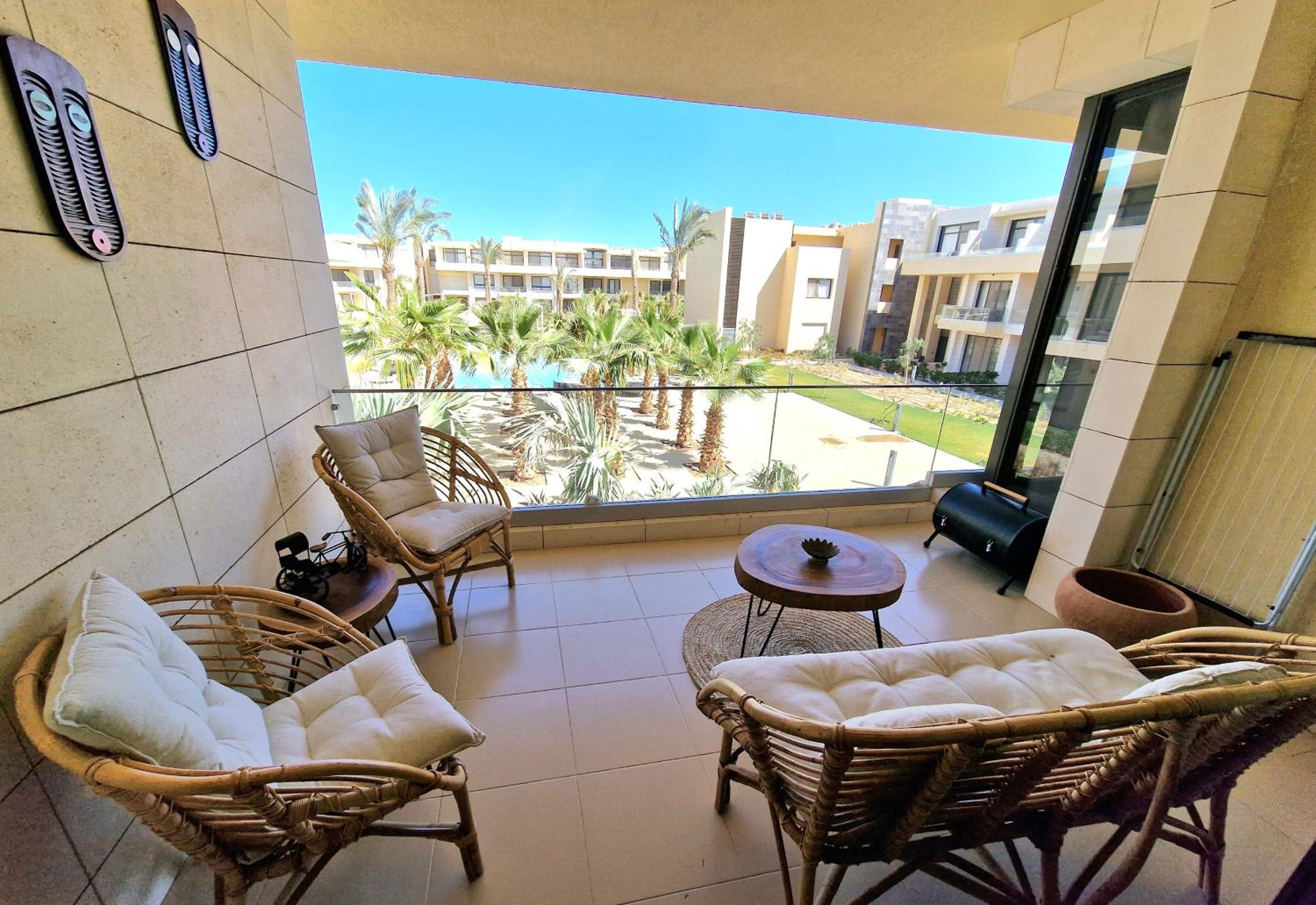 Spacious and stylish 2 BR unit in El Gouna view 3