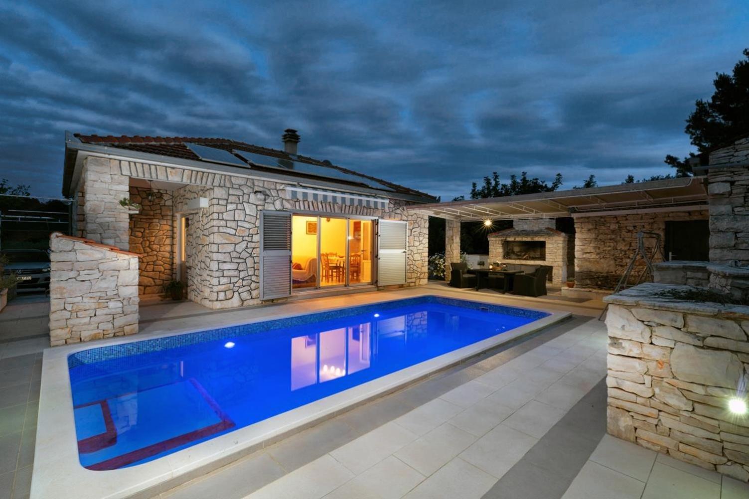 Holiday Home Ivona view 4