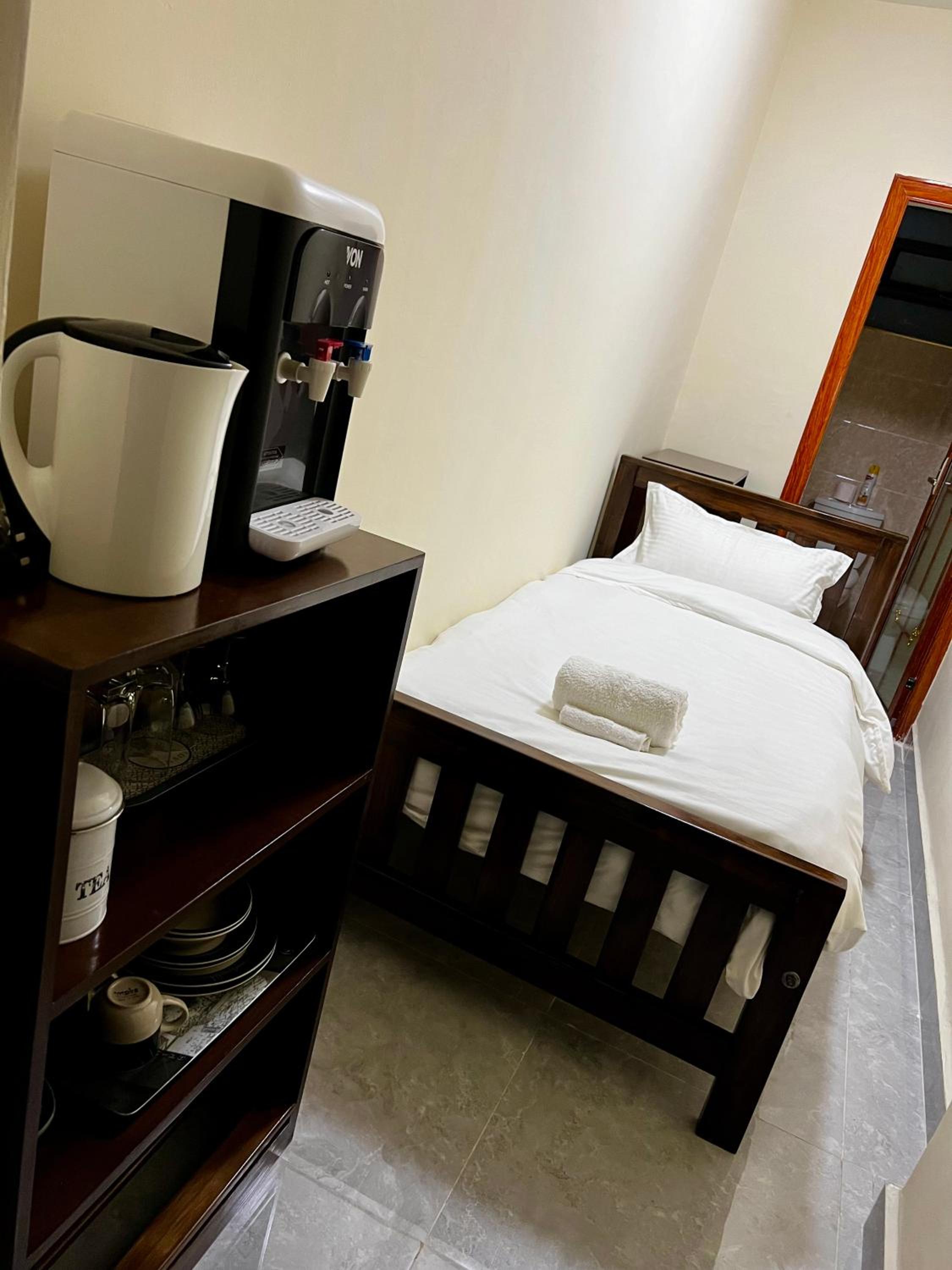 Cozy Ensuite Room in Kilimani - WiFi & Free Parking view 4