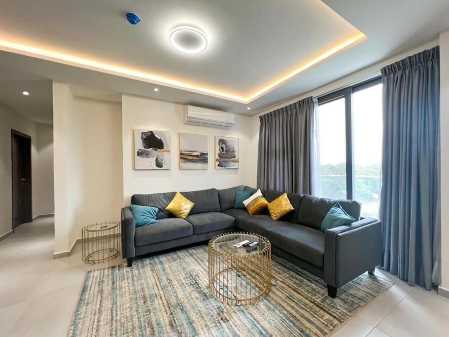 Stylish & Luxury Two Bed Apartment