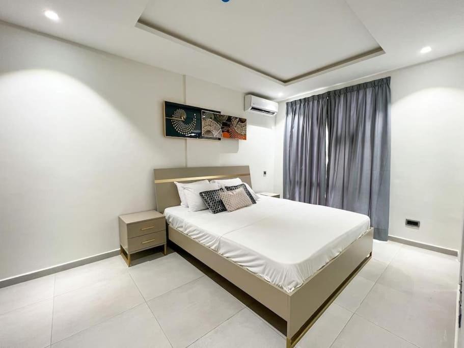 Stylish & Luxury Two Bed Apartment