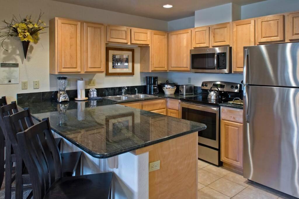 Grand Timber Lodge 2 bedroom - Ski-in/Ski-out view 3