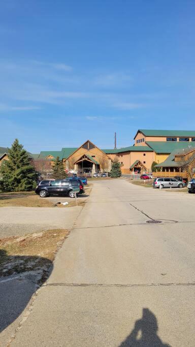 The Grizzly Den Cabin Warrens WI