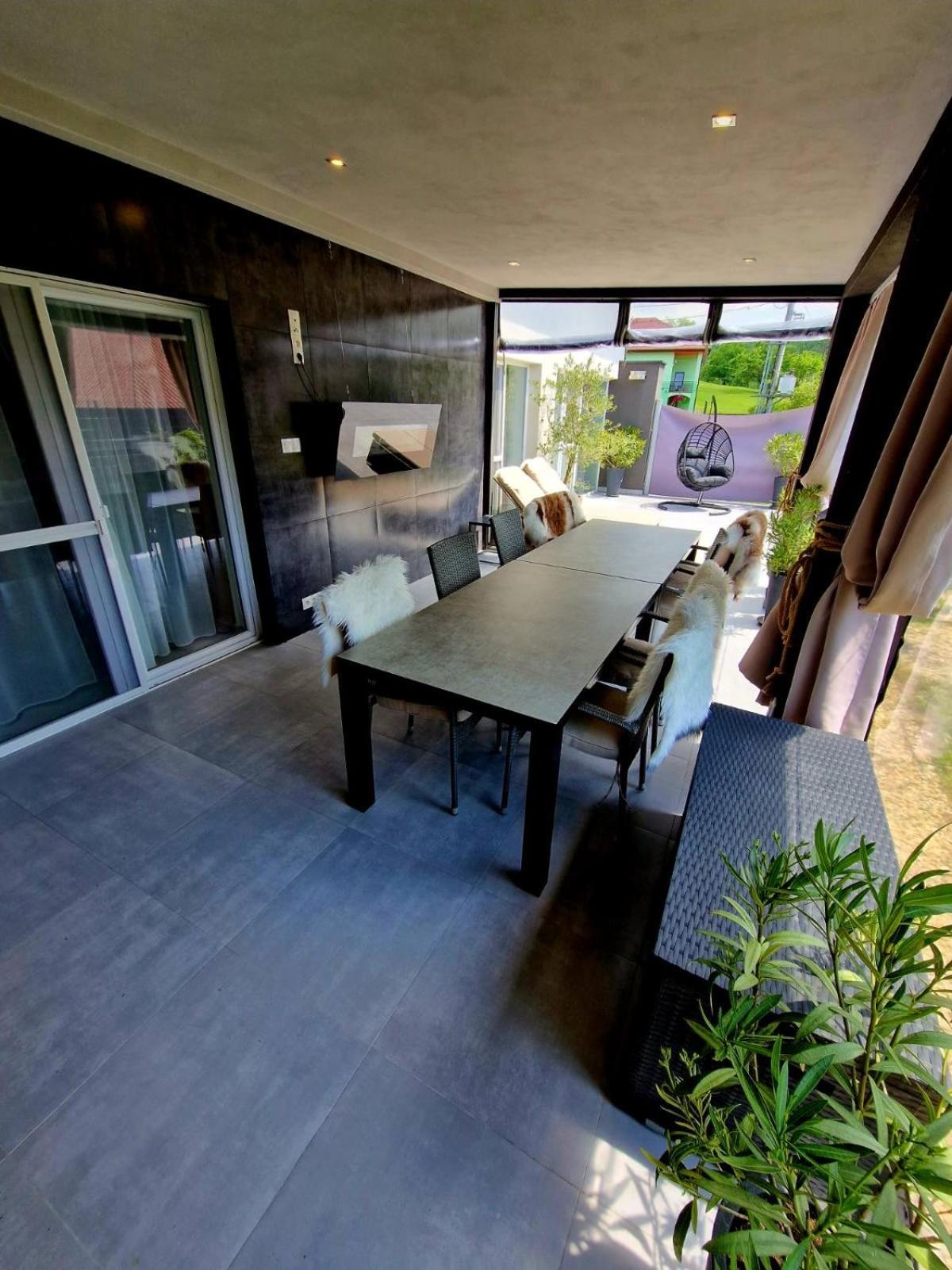 Holiday House Ratvaj
