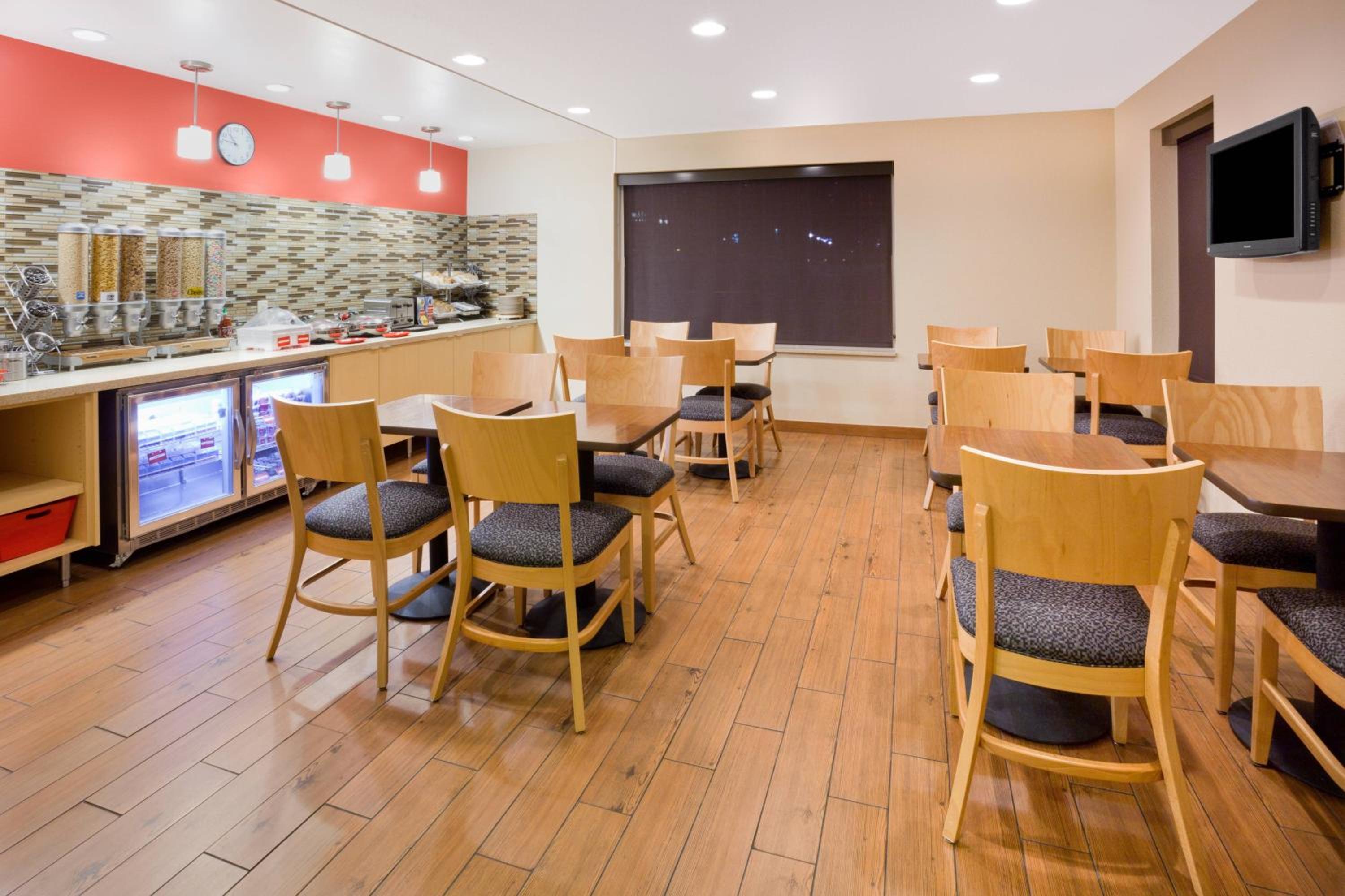 TownePlace Suites Minneapolis West/St. Louis Park - Property Image 8