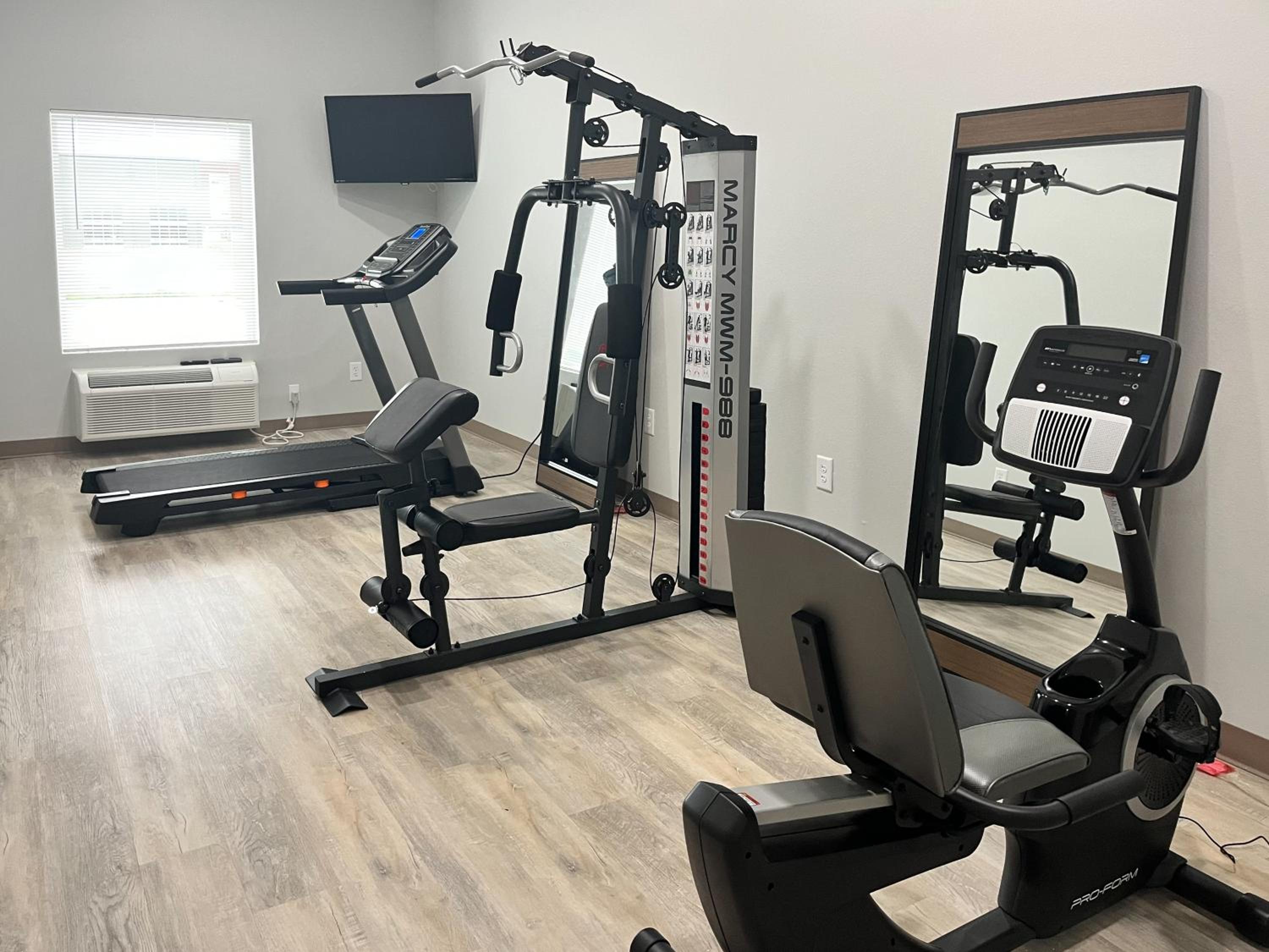 Studio 6 Gonzales, LA Baton Rouge Geismar Prairieville I 10 view 3