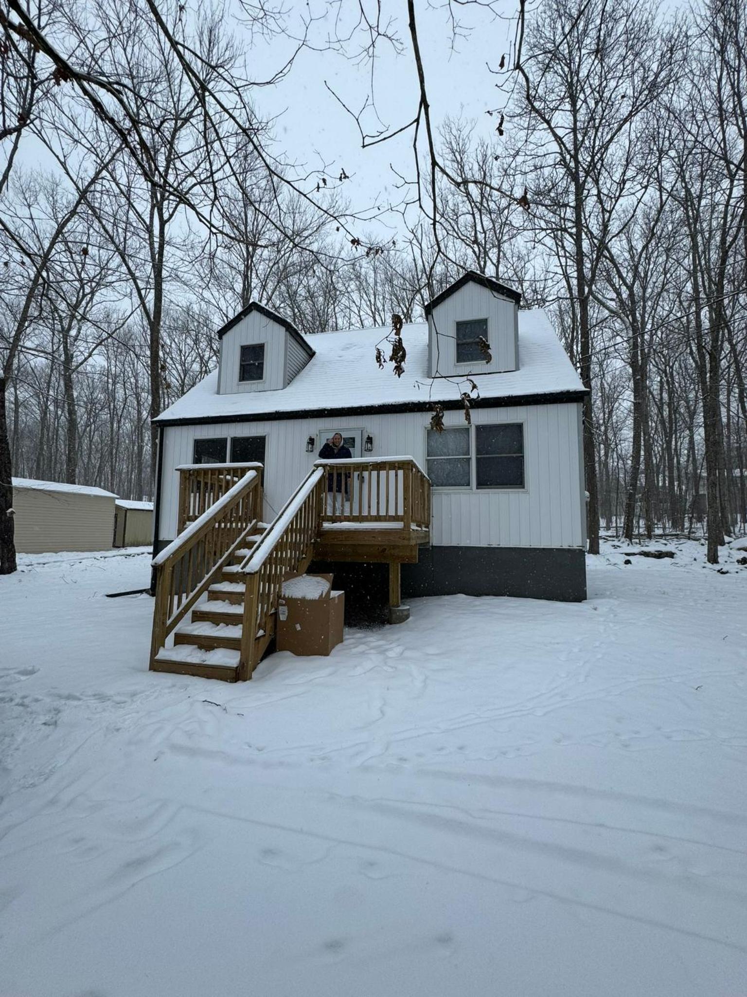 The Flying Dutchman Cottage in amenities filled Masthope community Ski Big Bear view 2