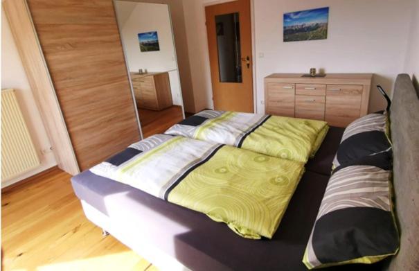 Panorama Apartment im Allgäu mit Balkon, Garten und Stellplatz