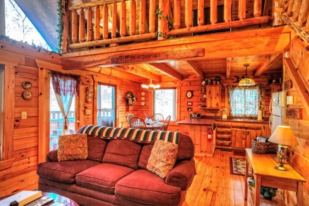 Mick's Hideaway - Semi-Secluded view 2