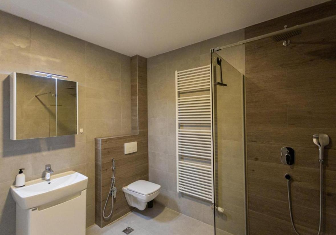 Deluxe Apartman Grey