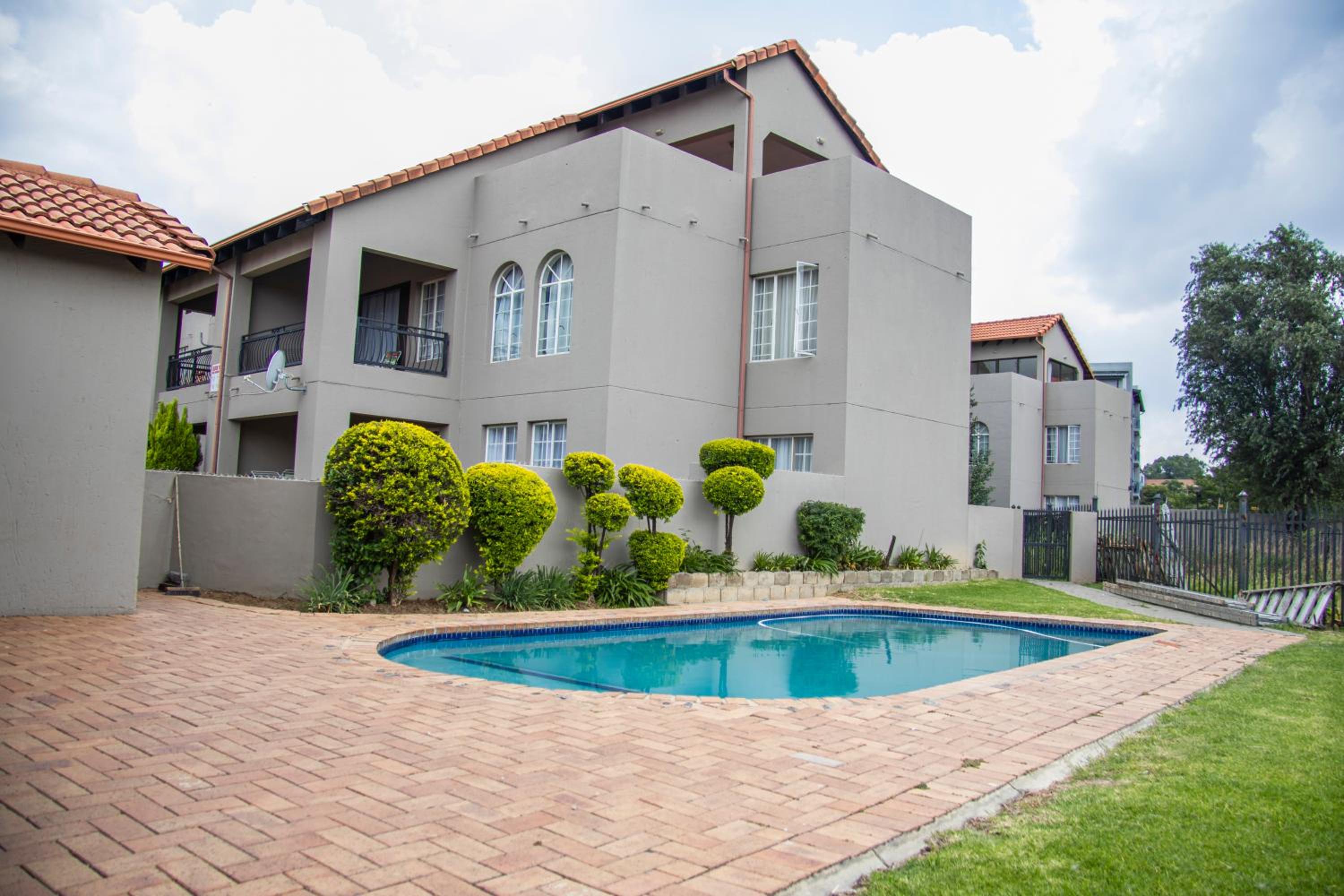 Prime location - home away from home view 4