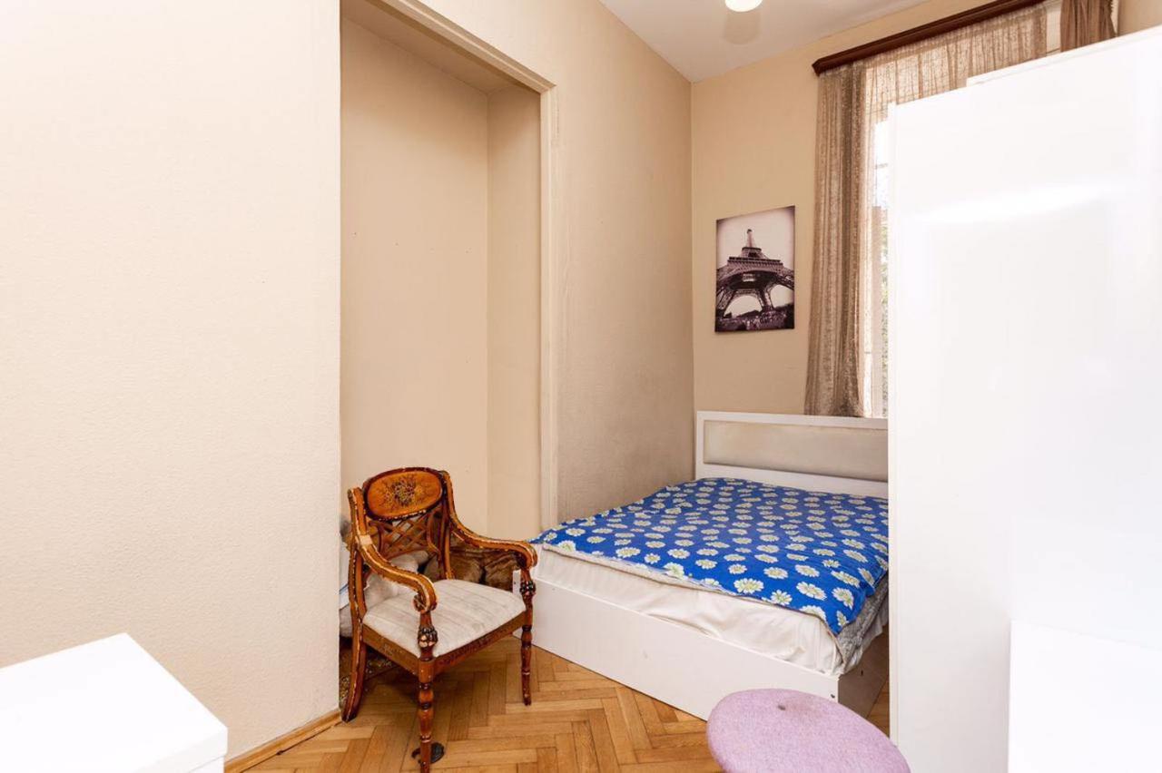 Family Apartment In 1 Century Building