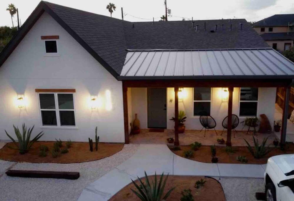 Casa Cactus A: 3BR Pool Oasis Office Laundry view 3