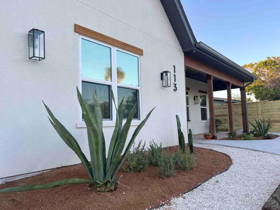Casa Cactus A: 3BR Pool Oasis Office Laundry view 5