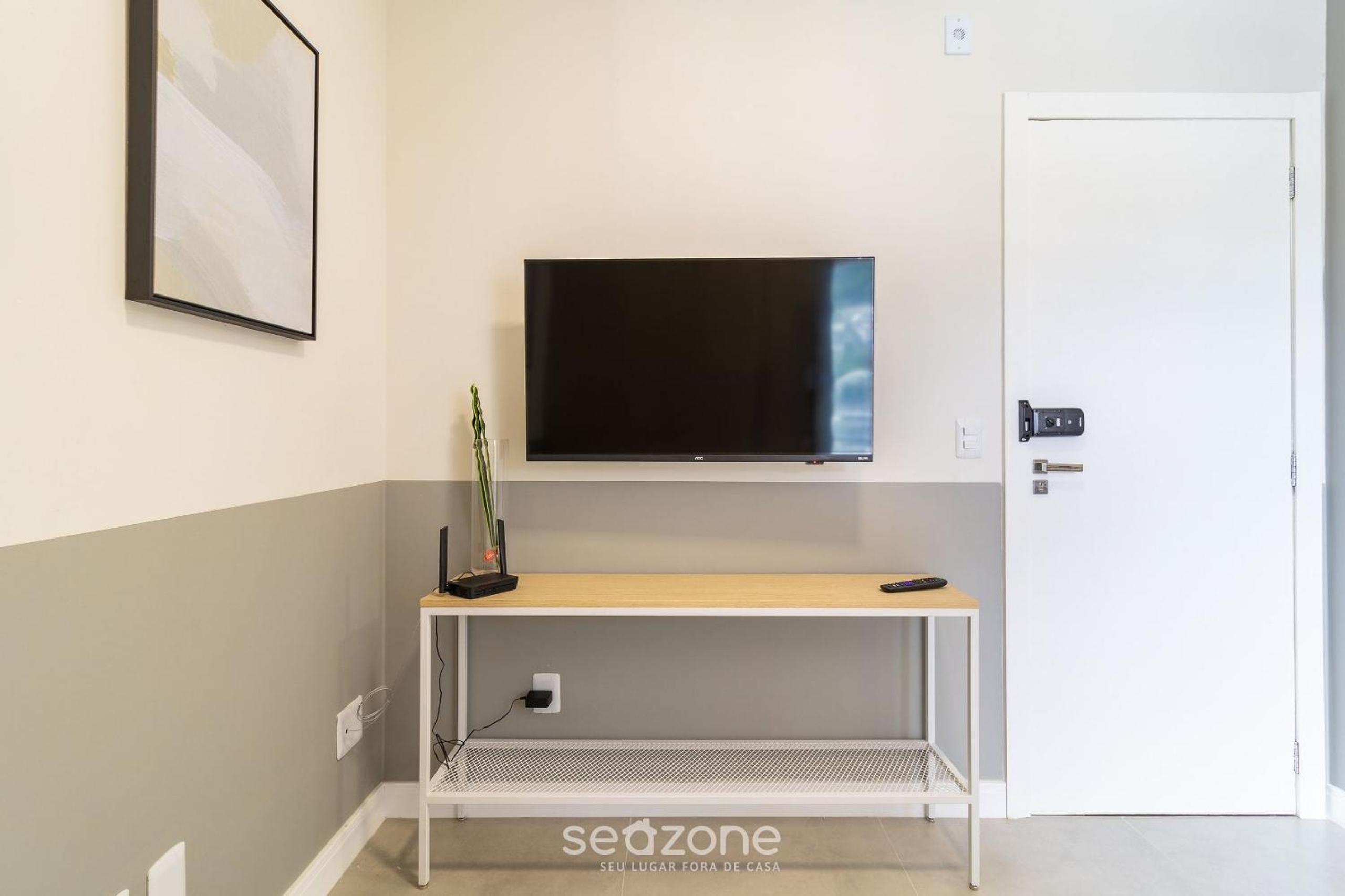 Comfortable apart with sea view in Floripa EVA704