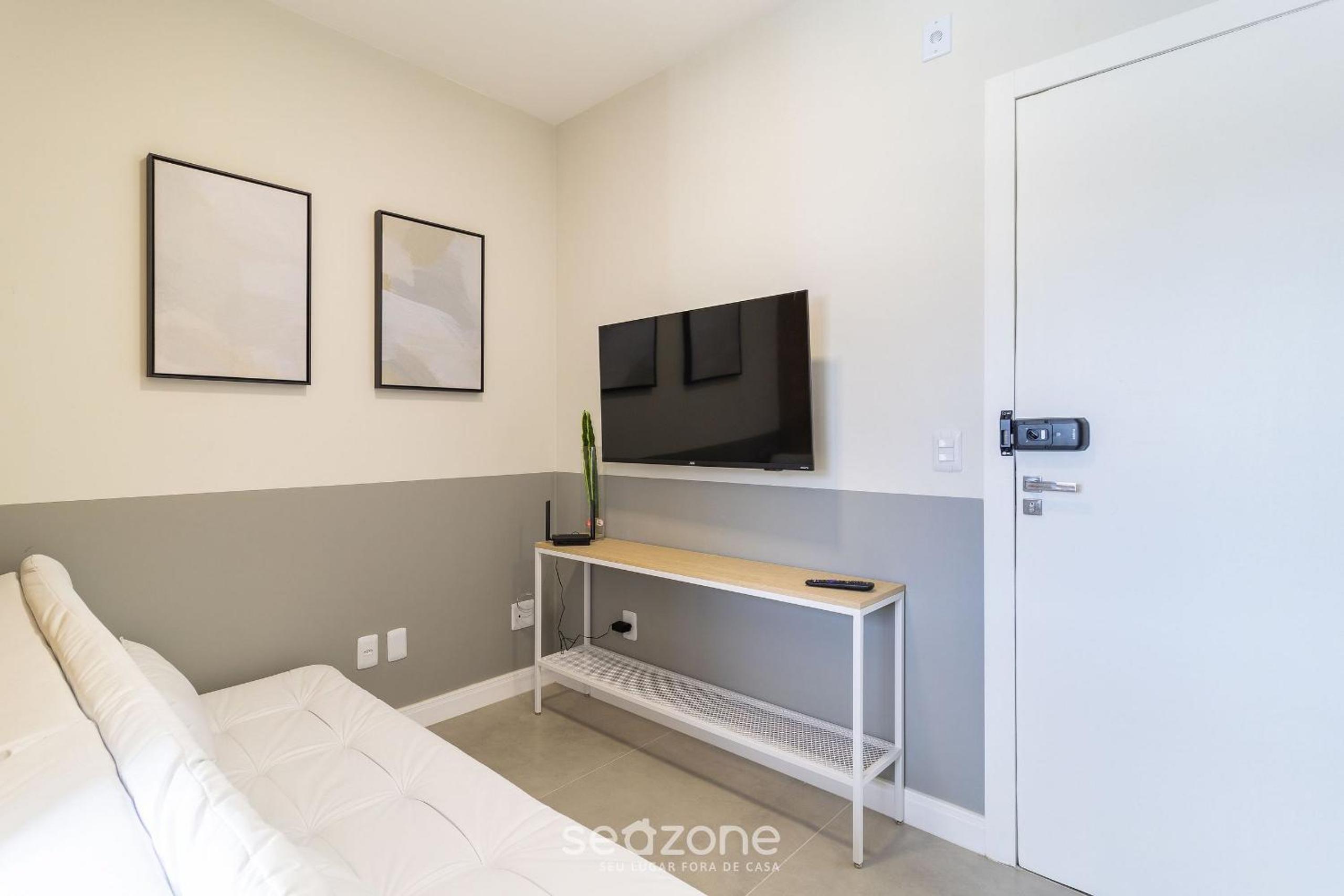 Comfortable apart with sea view in Floripa EVA704
