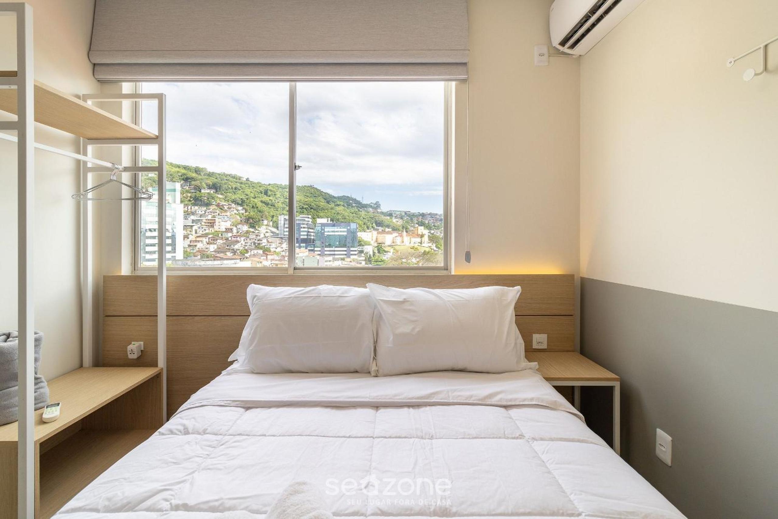 Comfortable apart with sea view in Floripa EVA704