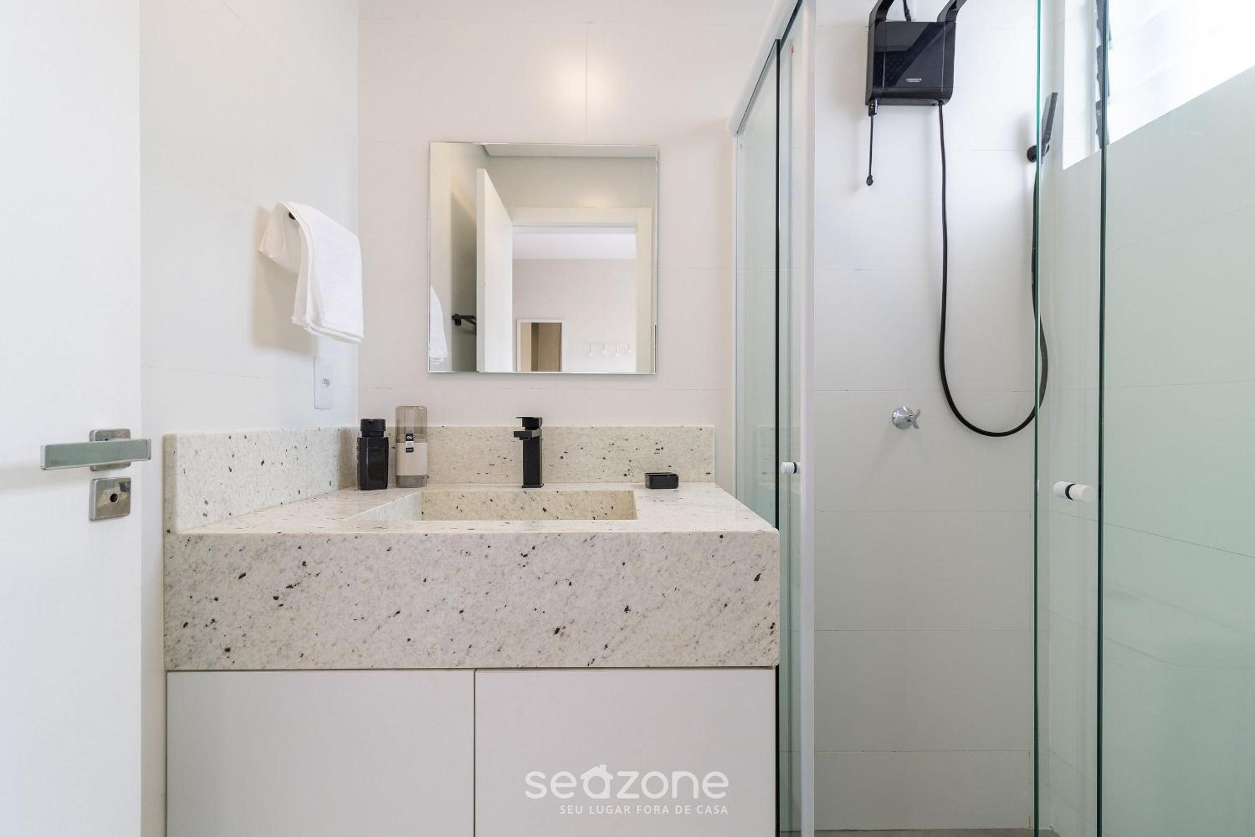 Comfortable apart with sea view in Floripa EVA704
