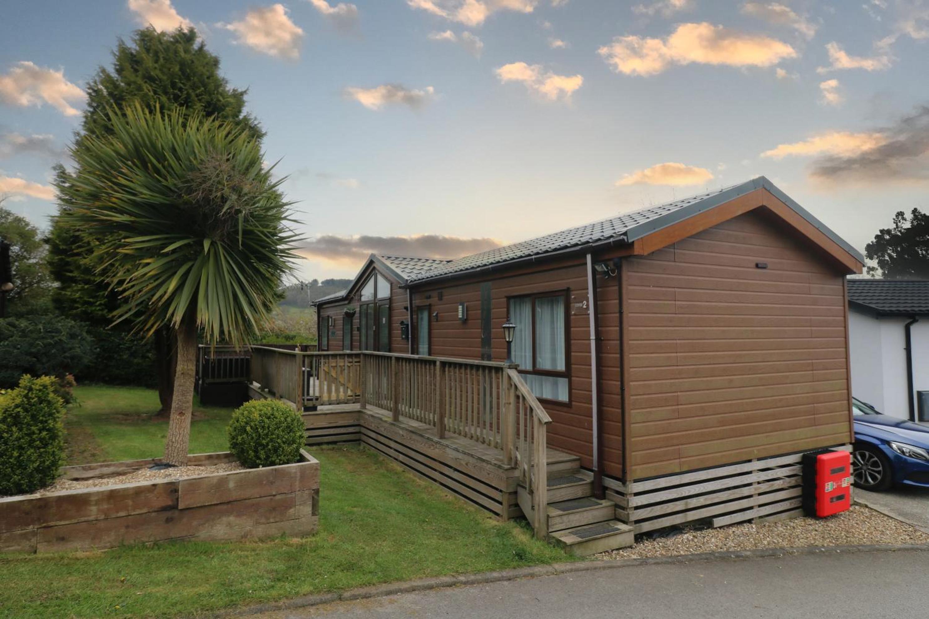 Hotel Applegrove Country Park With Private Hot Tubs Available